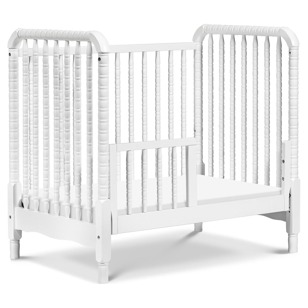 Jenny Lind 3-in-1 Convertible Mini Crib