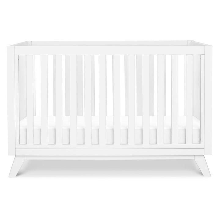 Front view of DaVinci Otto 3-in-1 Convertible Crib in -- Color_White _ Wood