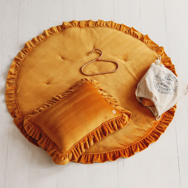 Round Mat with Frill