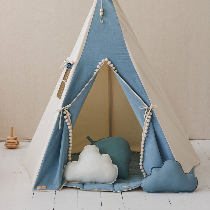 Teepee Tent with Pompoms