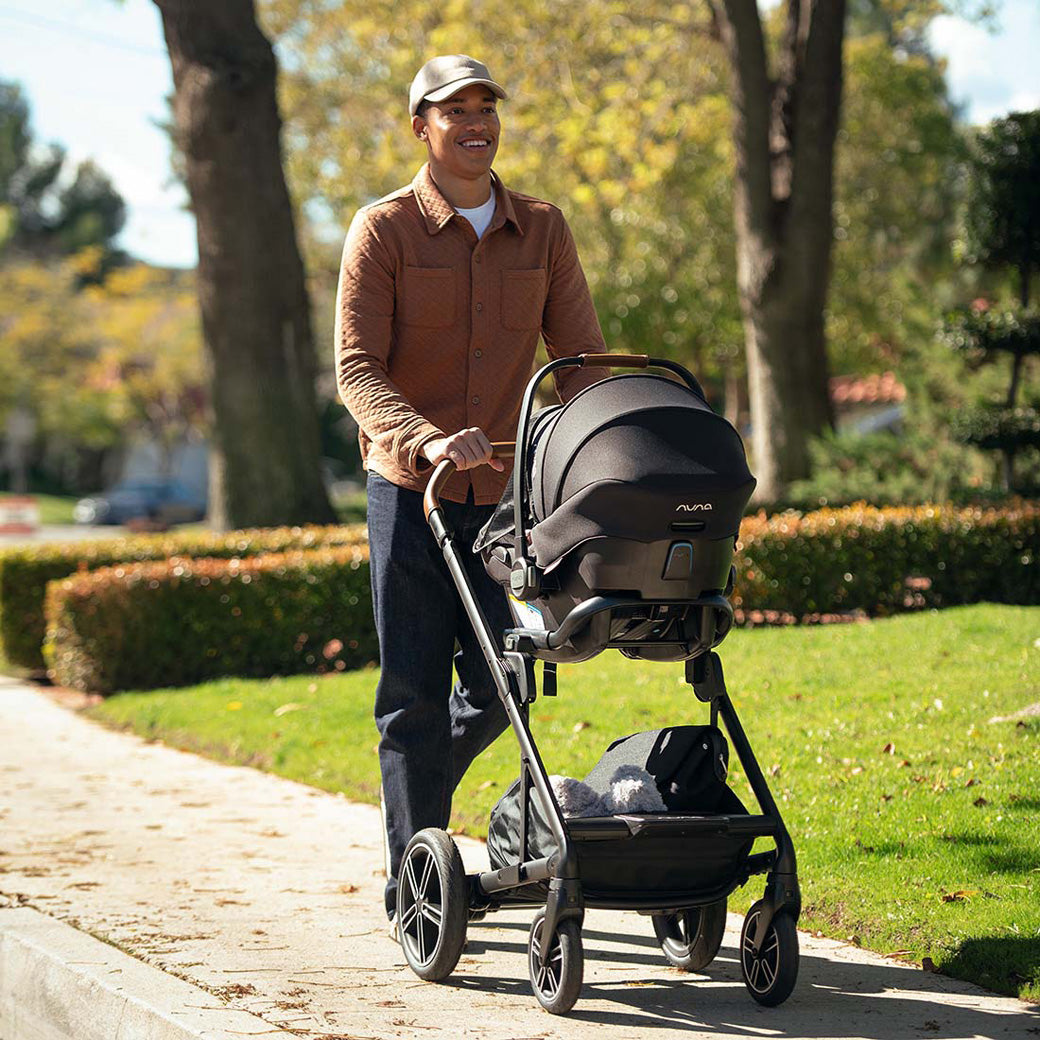 PIPA Aire Infant Car Seat + PIPA Series Base