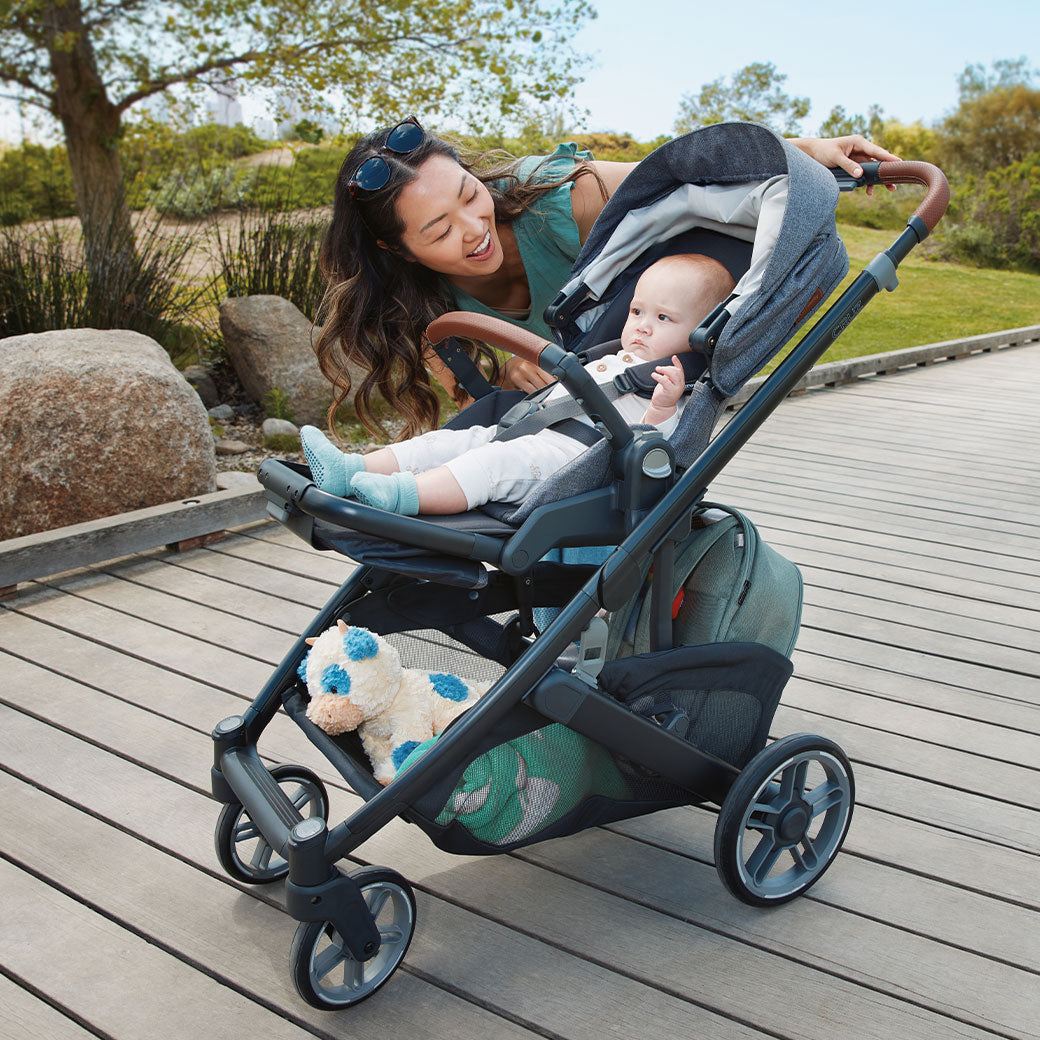 Cruz V3 Stroller